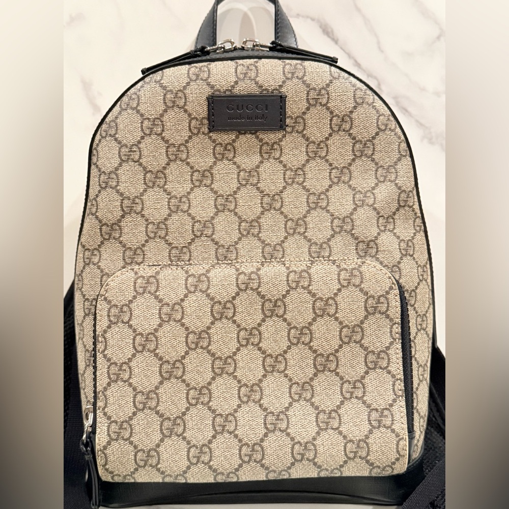 Gucci GG Supreme Small Backpack - Picture 3 of 16
